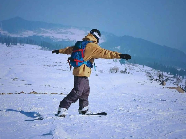 Snowboarding Gulmarg